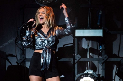 Kelsea-Ballerini--Performs-at-27Meaning-of-Life-Tour--11.jpg