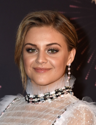 kelsea-ballerini-2018-cmt-artists-of-the-year-in-nashville-1.jpg