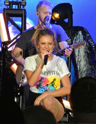 kelsea-bellerini-performs-at-laughlin-events-center-in-nevada-10-05-2018-5.jpg