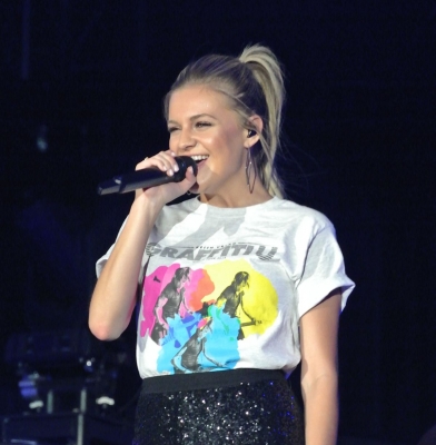 kelsea-bellerini-performs-at-laughlin-events-center-in-nevada-10-05-2018-7.jpg